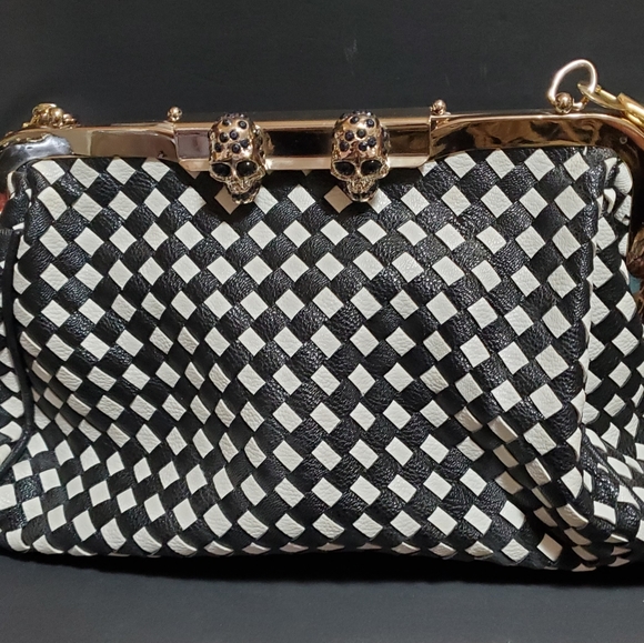 Black &White purse - Picture 4 of 14